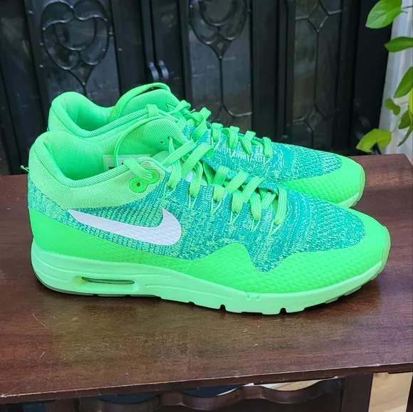 Nike Womens Air Max 1 Ultra Flyknit 843387-301 Green Running Shoes Sneakers - Picture 3 of 7